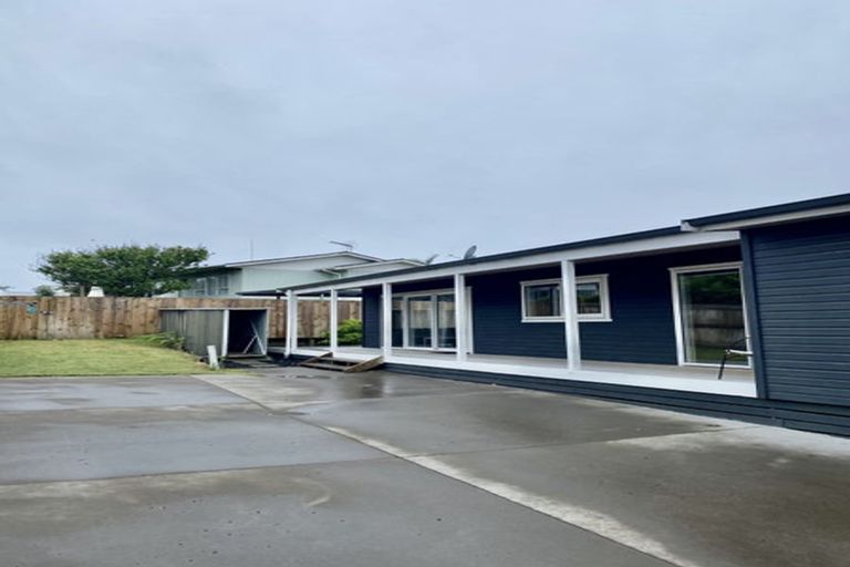 Photo of property in 85 Simpson Road, Papamoa Beach, Papamoa, 3118