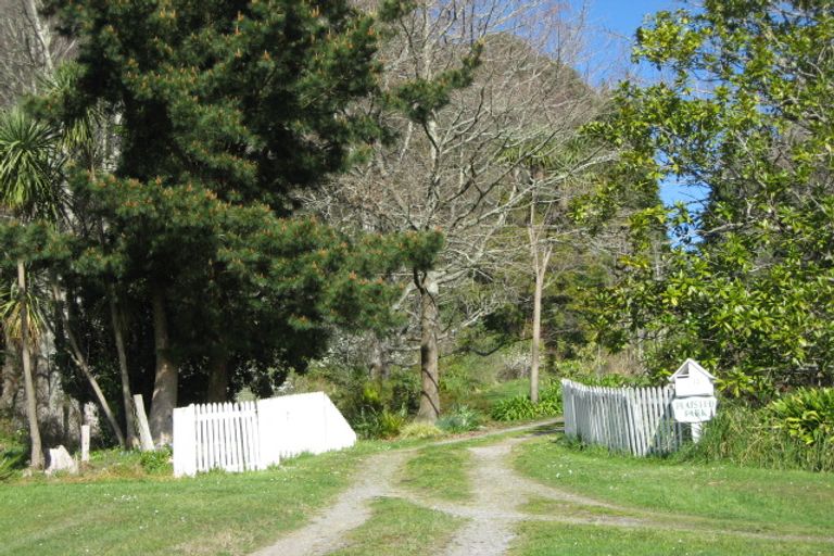 Photo of property in 11 Feltham Street, Hunterville, 4730