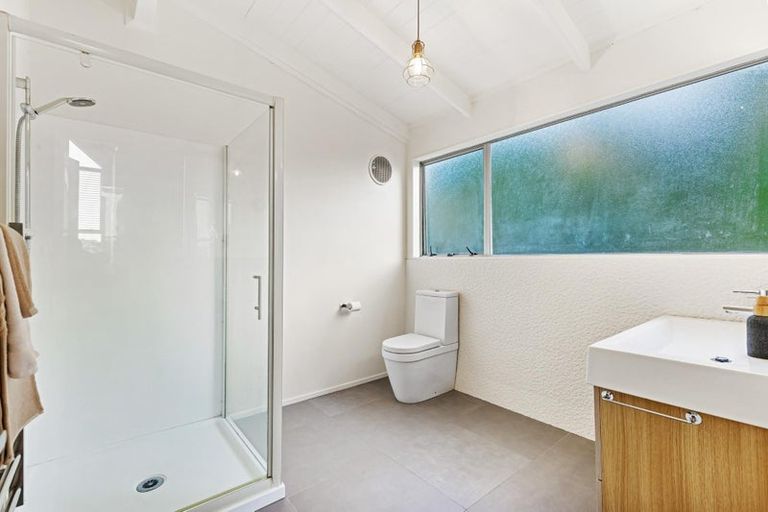 Photo of property in 7 Kerlin Crescent, West Harbour, Auckland, 0618