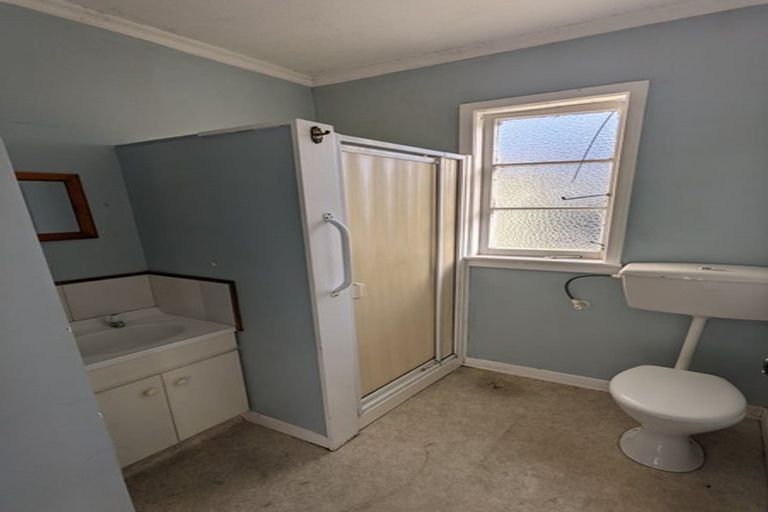 Photo of property in 37 Mako Mako Road, Levin, 5510