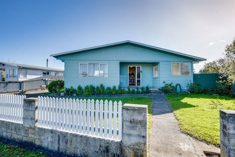 Photo of property in 68 Tait Drive, Greenmeadows, Napier, 4112