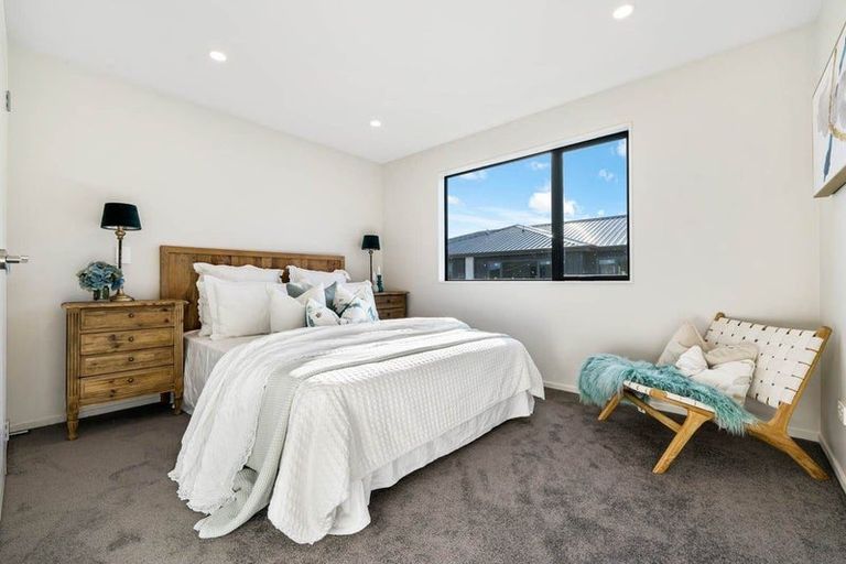 Photo of property in 3a Pine Terrace, Howick, Auckland, 2014