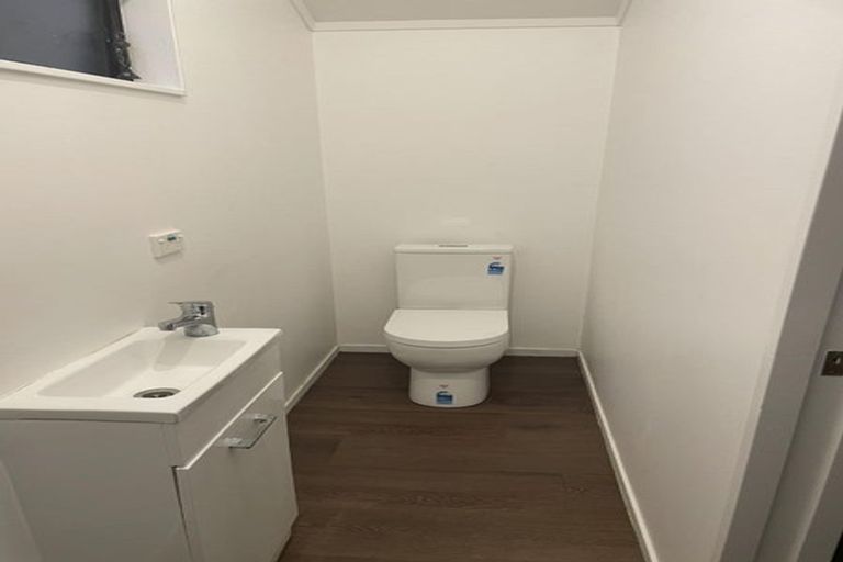 Photo of property in 33 Mahara Avenue, Birkenhead, Auckland, 0626