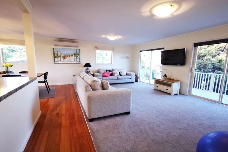 Photo of property in 21 St Ives Terrace, Mairangi Bay, Auckland, 0630