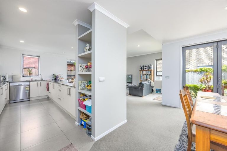 Photo of property in 83 Fields Parade, Oteha, Auckland, 0632