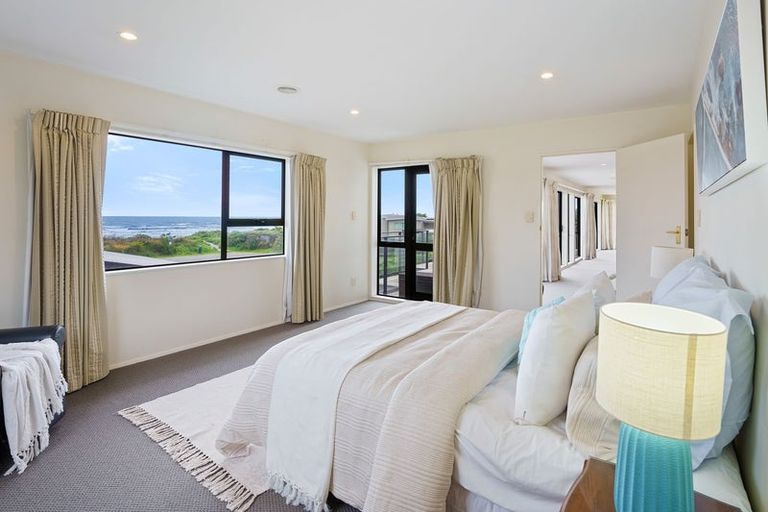 Photo of property in 31 Oratia Street, Waikanae Beach, Waikanae, 5036