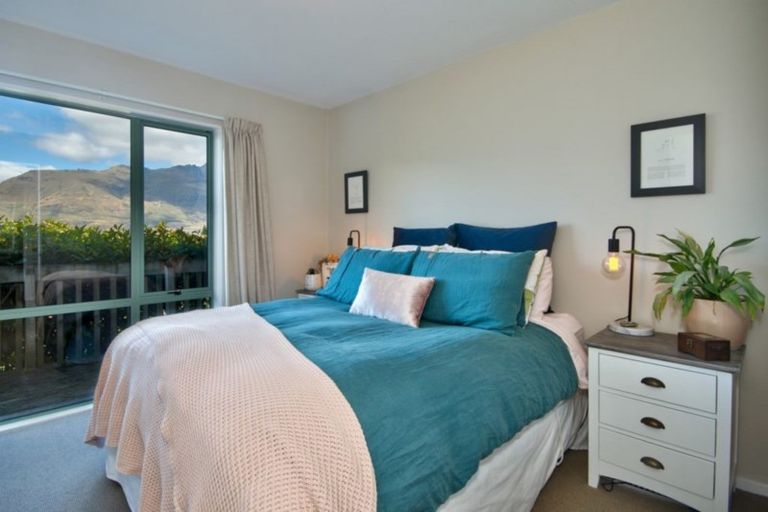 Photo of property in 10a Caples Place, Fernhill, Queenstown, 9300