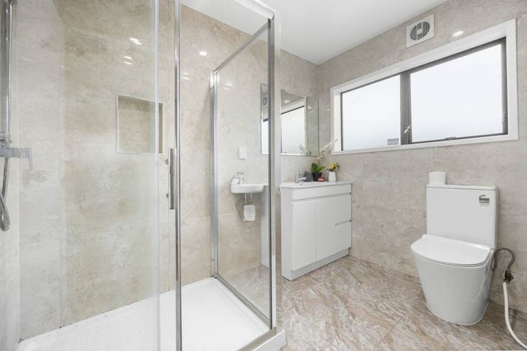 Photo of property in 2/126 Carruth Road, Papatoetoe, Auckland, 2025