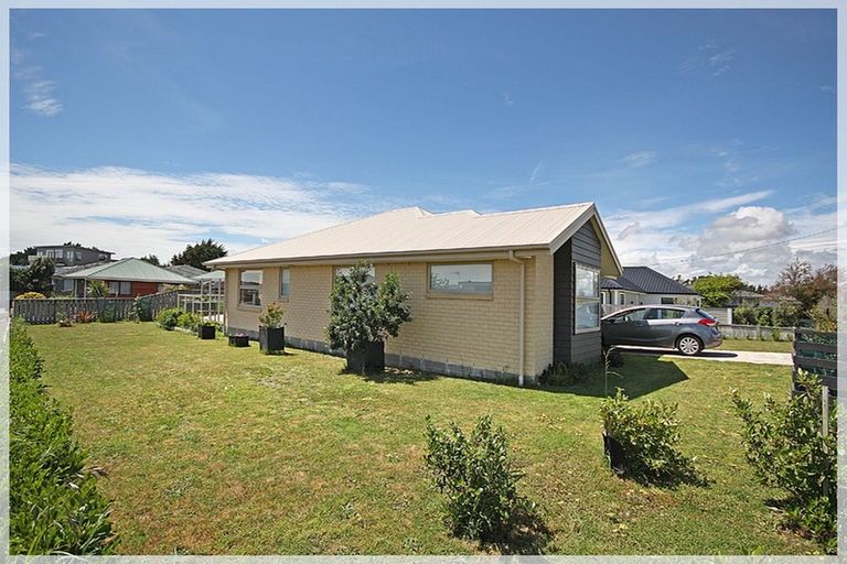 Photo of property in 27 Andrews Street, Foxton Beach, Foxton, 4815