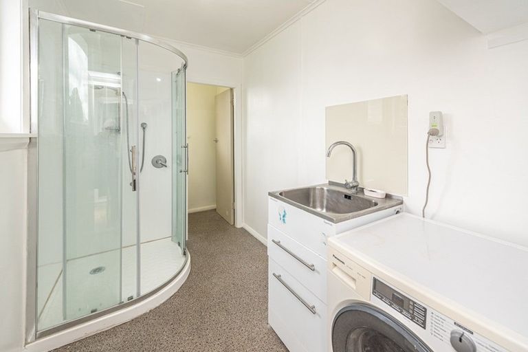 Photo of property in 28 Raupo Street, Castlecliff, Whanganui, 4501