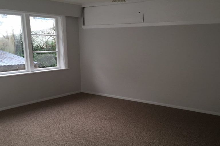 Photo of property in 136 Wyndham Road, Pinehaven, Upper Hutt, 5019