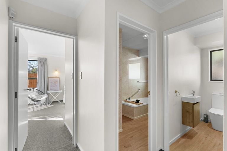 Photo of property in 1/32 Montclare Avenue, Avonhead, Christchurch, 8042