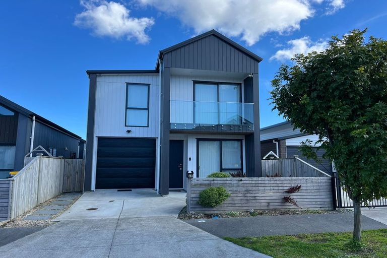Photo of property in 49 Clayden Shuttleworth Street, Papakura, 2110