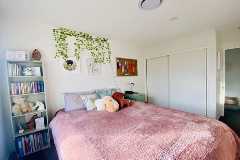 Photo of property in 21 Blake Street, New Brighton, Christchurch, 8061