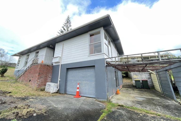 Photo of property in 1 Hewlett Road, Massey, Auckland, 0614