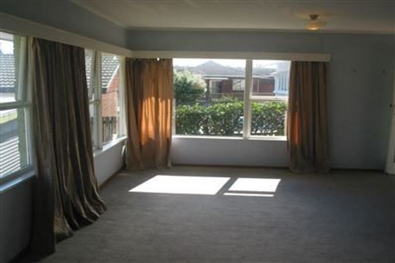 Photo of property in 2/59 Shakespeare Road, Milford, Auckland, 0620