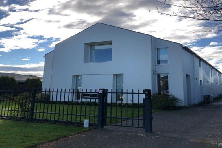 Photo of property in 12 Devonport Lane, St Albans, Christchurch, 8014