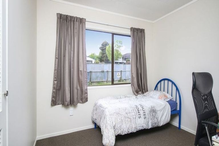 Photo of property in 142 Moire Road, West Harbour, Auckland, 0618