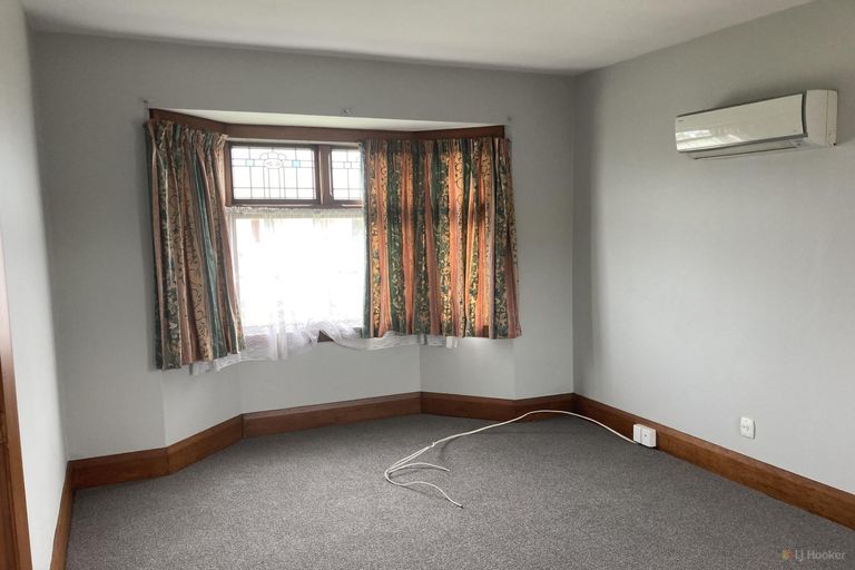 Photo of property in 6-6a Timaru Road, Waimate, 7924