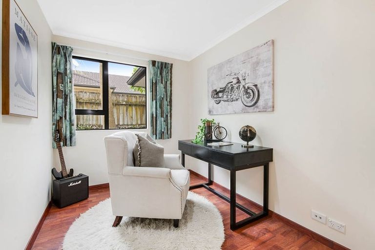 Photo of property in 26 Black Teal Close, Unsworth Heights, Auckland, 0632