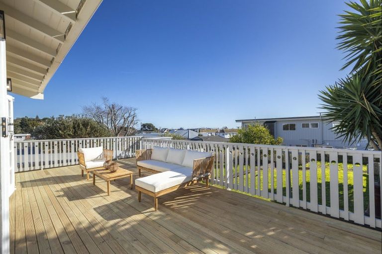Photo of property in 16 Bulteel Street, New Plymouth, 4310