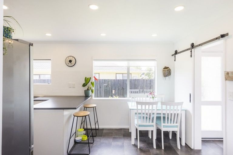 Photo of property in 10 Ashton Place, Highbury, Palmerston North, 4412