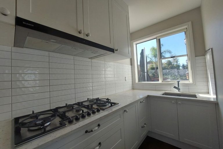 Photo of property in 11 Rathmullen Place, Pinehill, Auckland, 0632