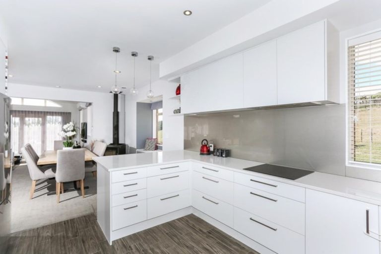 Photo of property in 105 Medhurst Road, Bombay, 2675