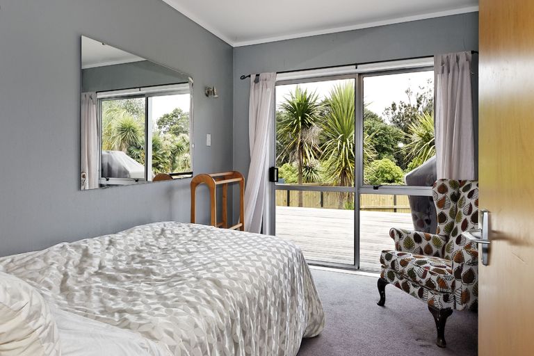 Photo of property in 113 Wirihana Road, Titirangi, Auckland, 0604