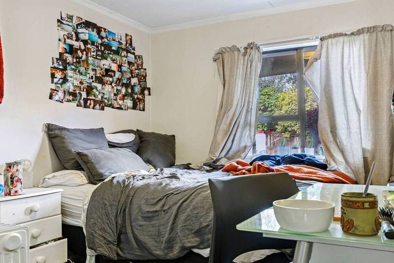 Photo of property in 33b Lochee Road, Upper Riccarton, Christchurch, 8041