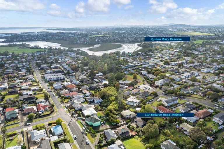 Photo of property in 19a Kelwyn Road, Kelston, Auckland, 0602