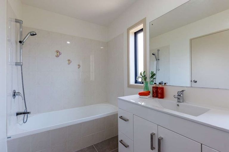 Photo of property in 2/254 Onewa Road, Birkenhead, Auckland, 0626