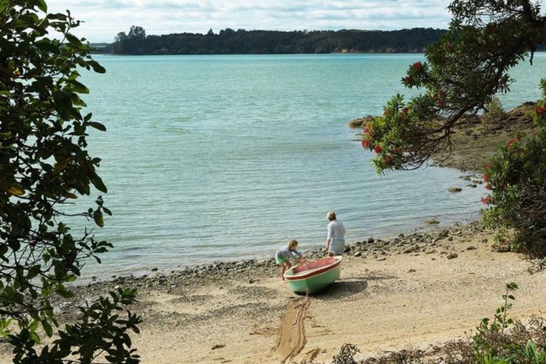 Photo of property in 860 Purerua Road, Te Ti Mangonui, Kerikeri, 0294