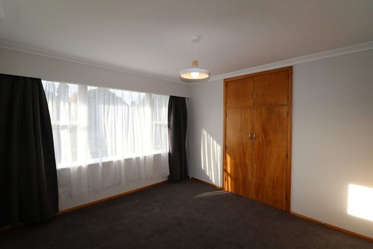 Photo of property in 12 Highbury Drive, Levin, 5510