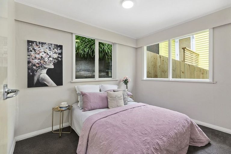 Photo of property in 48 Randwick Road, Northland, Wellington, 6012