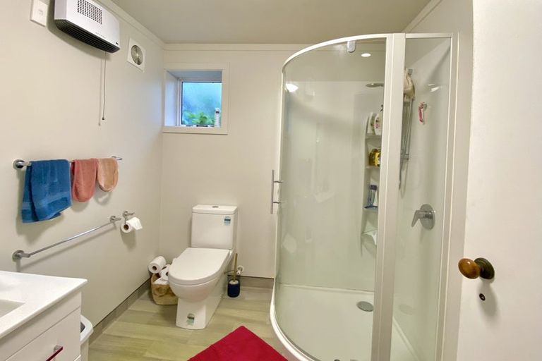 Photo of property in 50 Randwick Road, Northland, Wellington, 6012