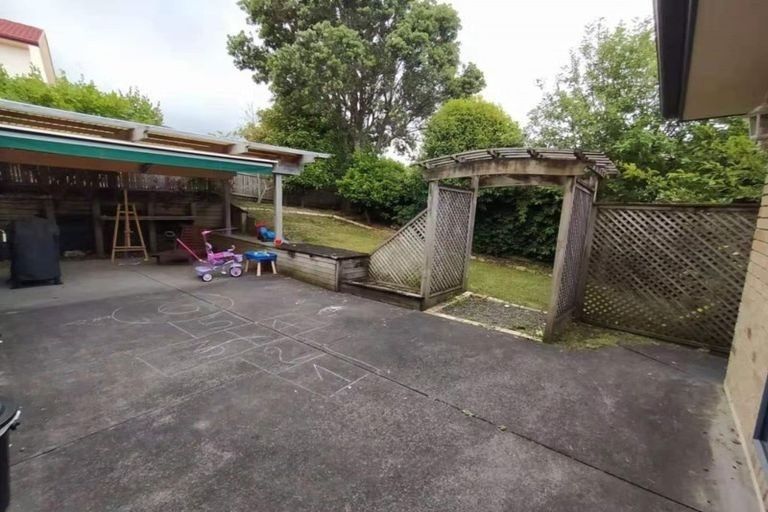 Photo of property in 10 Fulmar Way, Unsworth Heights, Auckland, 0632