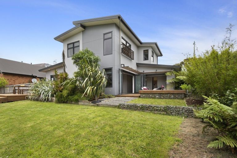 Photo of property in 67 Ruapehu Drive, Fitzherbert, Palmerston North, 4410