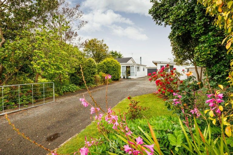 Photo of property in 329 Makirikiri Road, Crofton, Marton, 4787