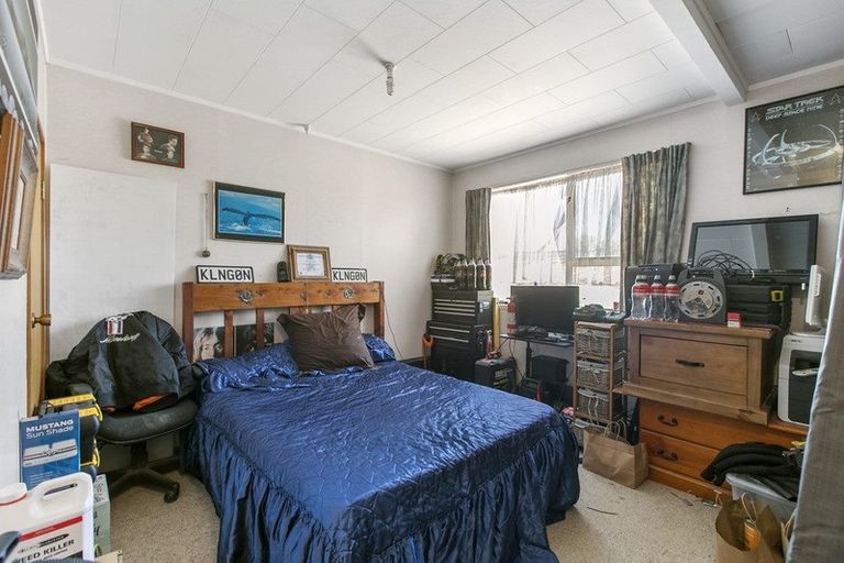 Photo of property in 13 Pipitea Place, Massey, Auckland, 0614