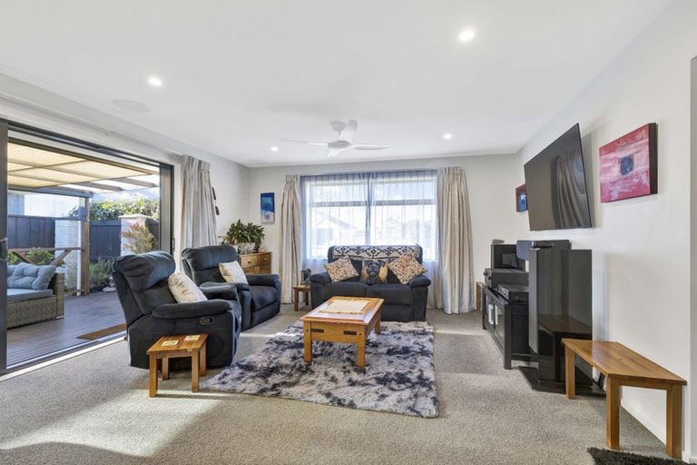 Photo of property in 6 Highgate Drive, Rangiora, 7400