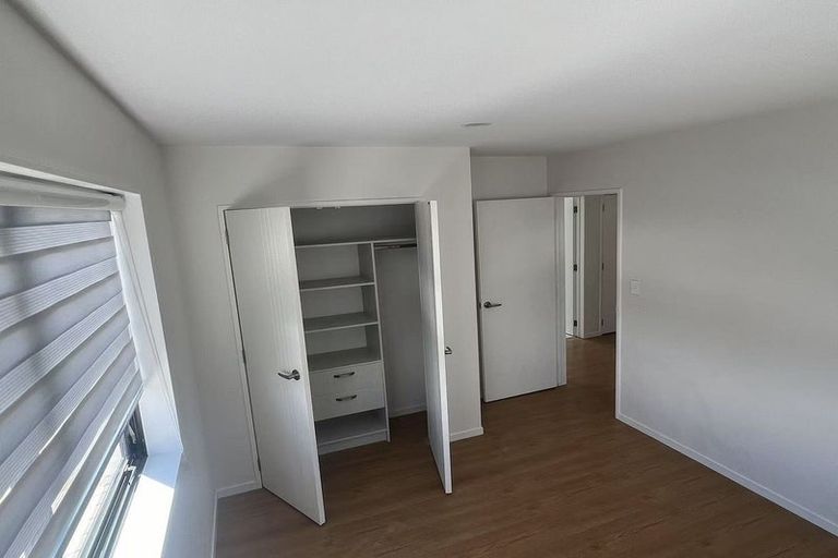 Photo of property in 28a Tiraumea Drive, Pakuranga, Auckland, 2010