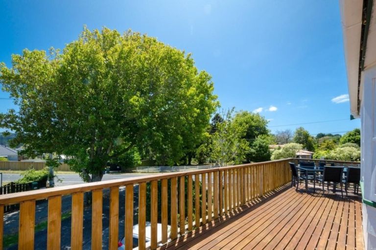 Photo of property in 18 Mcentee Road, Waitakere, Auckland, 0816