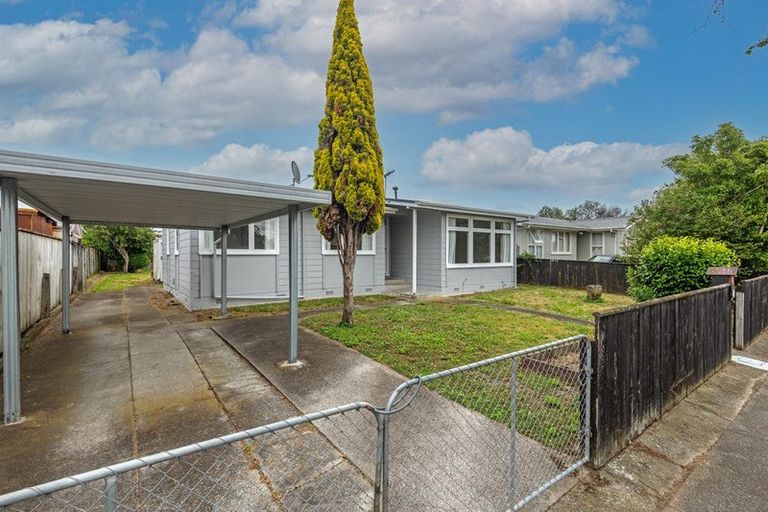 Photo of property in 2 Charwell Place, Highbury, Palmerston North, 4412