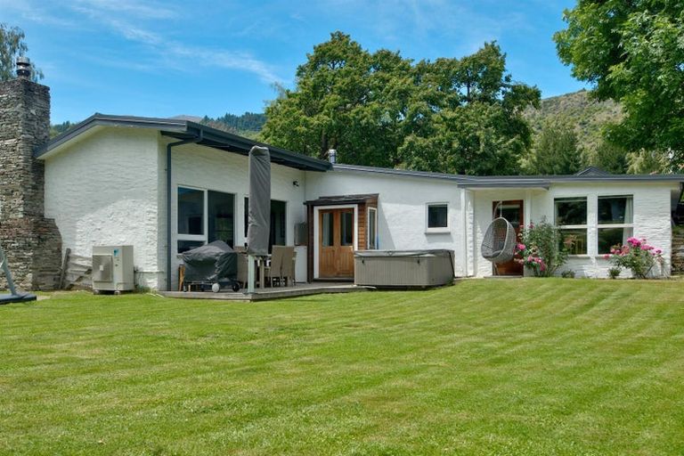 Photo of property in 1 Arrow Junction Road, Arrowtown, 9371