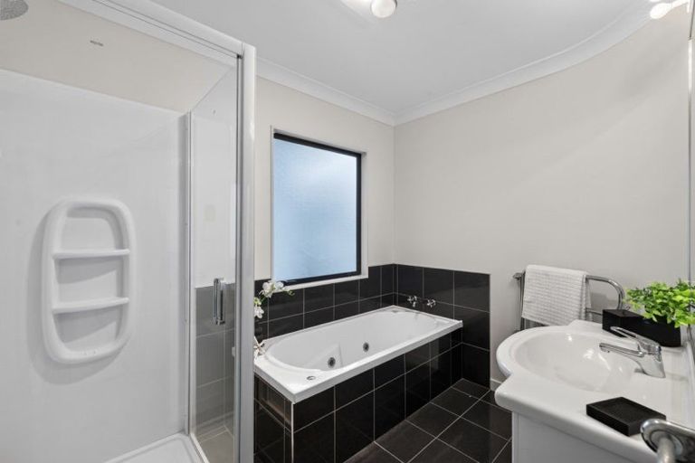 Photo of property in 1 Motiti Road, Papamoa Beach, Papamoa, 3118