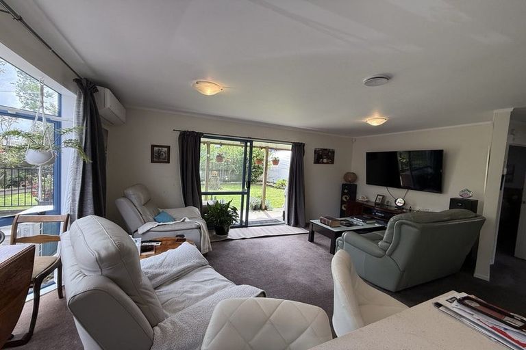 Photo of property in 2 Parma Place, Henderson, Auckland, 0612