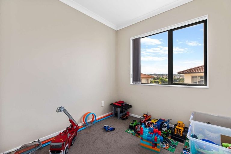 Photo of property in 63a Redoubt Road, Goodwood Heights, Auckland, 2105