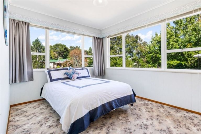 Photo of property in 14 Takapu Street, Henderson, Auckland, 0612