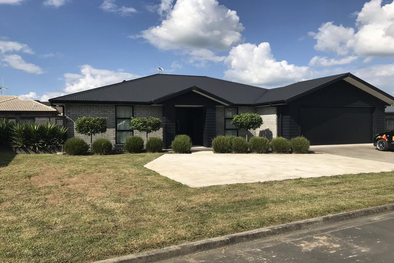 Photo of property in 14 Denham Court, Flagstaff, Hamilton, 3210